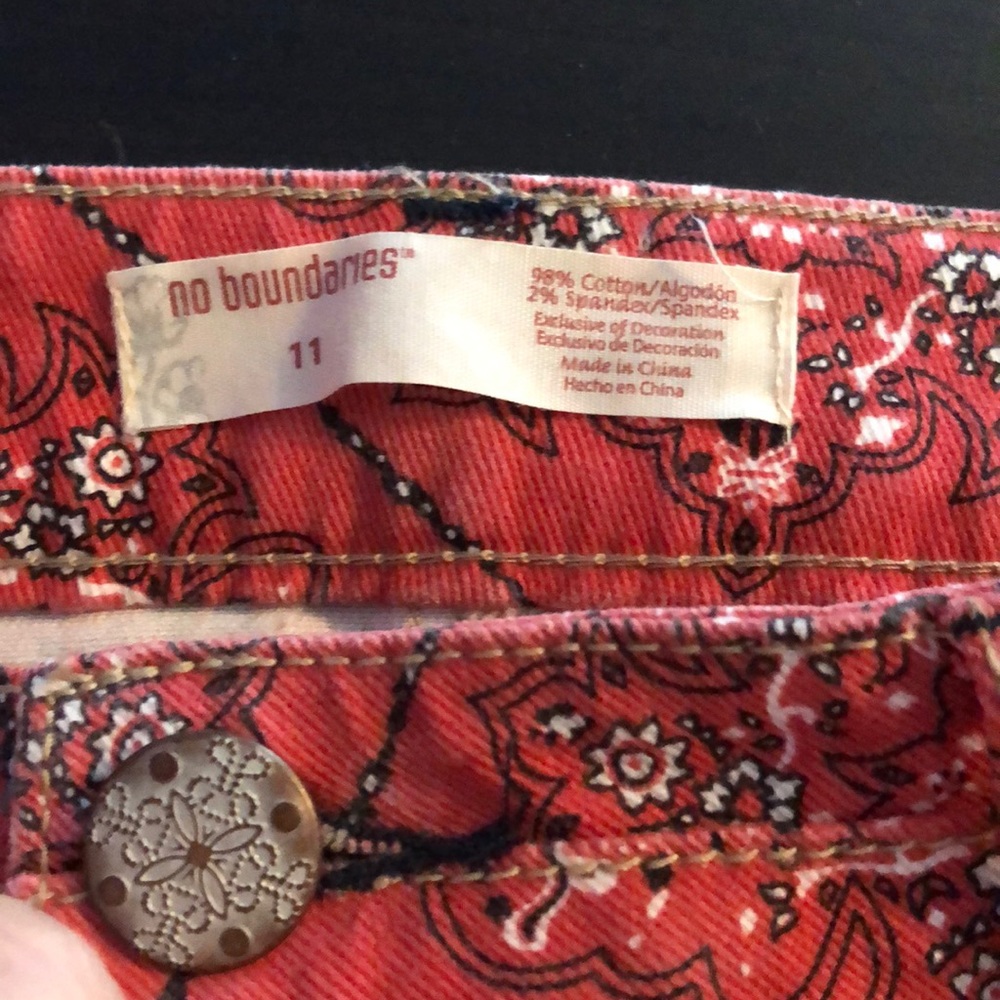 Patterned Jean Shorts - Picture 5 of 6